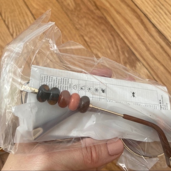 Chic Gold and Brown Sunglasses - Picture 5 of 5